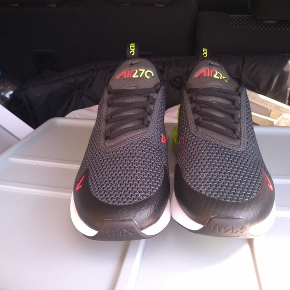 Air Max - Picture 2 of 4